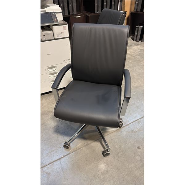 BLACK HYPNOS MID BACK EXECUTIVE CHAIR