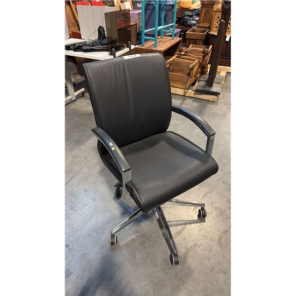 BLACK HYPNOS MID BACK EXECUTIVE CHAIR - COSMETIC DAMAGE