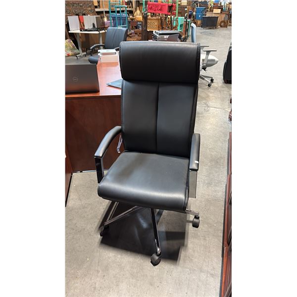 BLACK HI-BACK OFFICE CHAIR