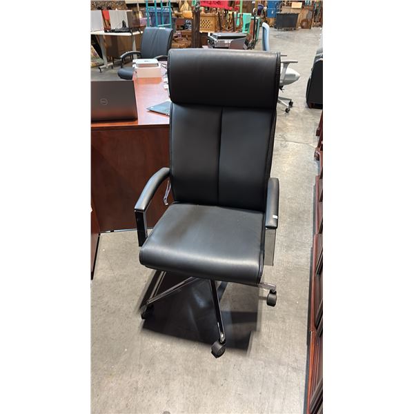 BLACK HI-BACK OFFICE CHAIR