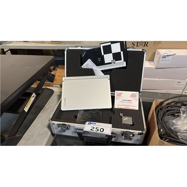 SPYDERCHECKR, SPYDER5 AND SPYDERLENSCAL COLOR CALIBRATION DEVICE