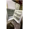 Image 2 : FRIGIDAIRE 30" WIDE SWING DOOR REFRIGERATOR