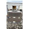 Image 1 : YORK COMMERCIAL ROOF-TOP AIR CONDITIONER UNIT PCG4A240752X2