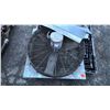 Image 3 : 2 INDUSTRIAL FANS 33"