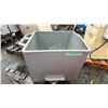 Image 2 : 3 INDUSTRIAL ROLLING BINS