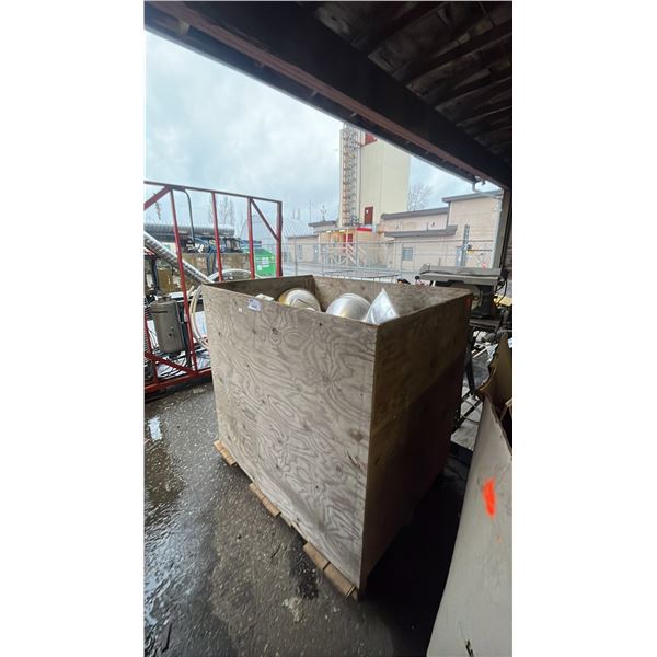 PALLET OF OVERHEAD LIGHTING