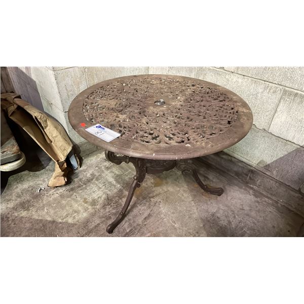 ROUND METAL PATIO TABLE