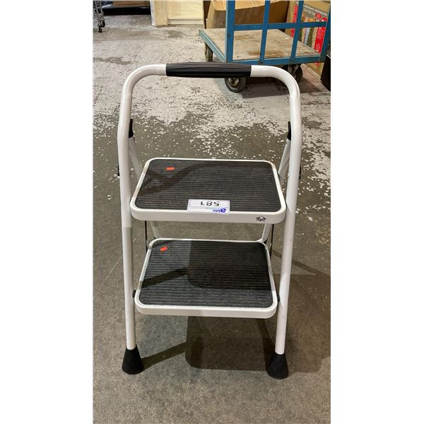 2-STEP LADDER