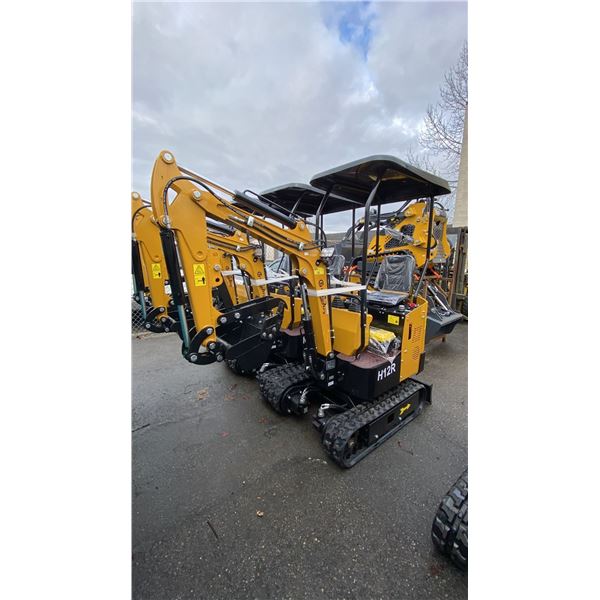 AGT INDUSTRIAL H12R YELLOW 13.5 HP GAS POWERED RUBBER TRACK MINI EXCAVATOR WITH ATTACHED