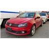 Image 1 : 2014 VOLKSWAGEN EOS 2.0TSI, 2DR HARD TOP CONVERTIBLE, RED, VIN WVWHD8AH5EV003190,