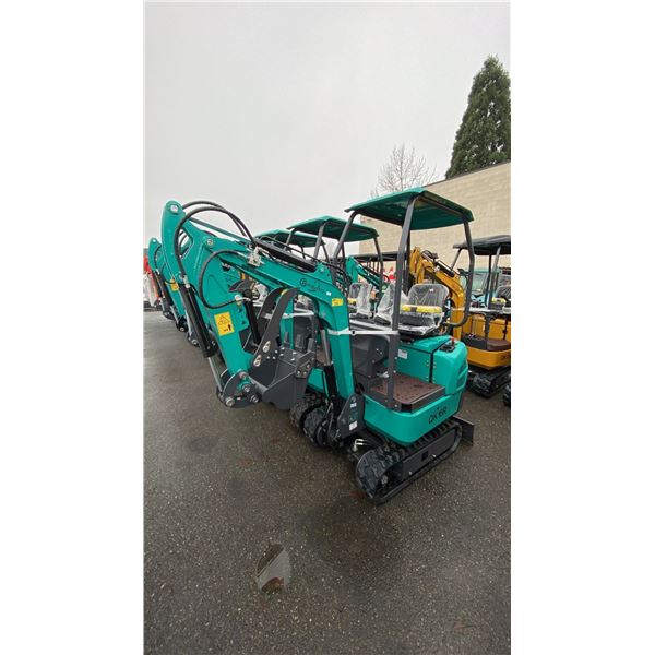 AGT INDUSTRIAL QK16R TEAL GAS POWERED RUBBER TRACK MINI EXCAVATOR WITH ATTACHED