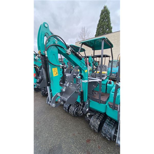 AGT INDUSTRIAL QK16R TEAL GAS POWERED RUBBER TRACK MINI EXCAVATOR WITH ATTACHED
