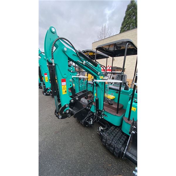 AGT INDUSTRIAL H15R TEAL GAS POWERED 13.5HP RUBBER TRACK MINI EXCAVATOR WITH ATTACHED