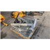 Image 1 : PALLET OF INDUSTRIAL CONSTRUCTION FENCING FEET