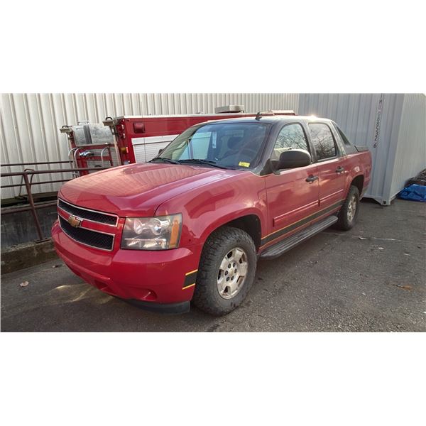 2011 CHEVROLET AVALANCHE, 4DR CREW CAB, (GREY) RED, VIN 3GNTKEE34BG287047,
