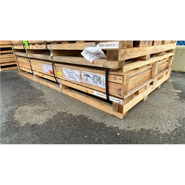 LIFT OF 49" X 96" ALUMINUM COMPOSITE MATERIAL PANELS APPROX 36-50 PCS