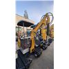 Image 4 : AGT INDUSTRIAL XZ20R YELLOW GAS POWERED 23 HP RUBBER TRACK MINI EXCAVATOR WITH ATTACHED