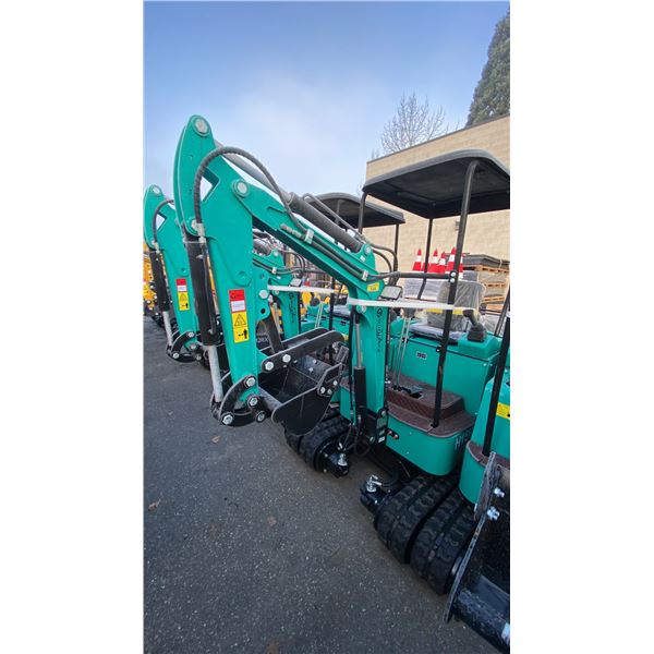 AGT INDUSTRIAL H15R TEAL GAS POWERED 13.5HP RUBBER TRACK MINI EXCAVATOR WITH ATTACHED