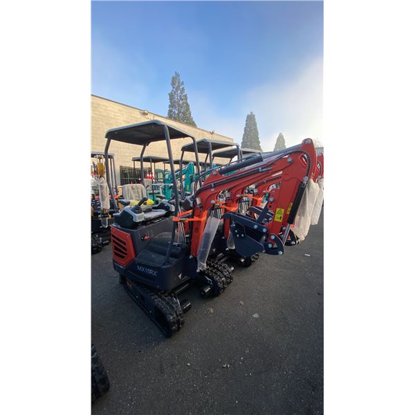 AGT INDUSTRIAL MX15RX ORANGE GAS POWERED 13.5HP RUBBER TRACK MINI EXCAVATOR WITH ATTACHED