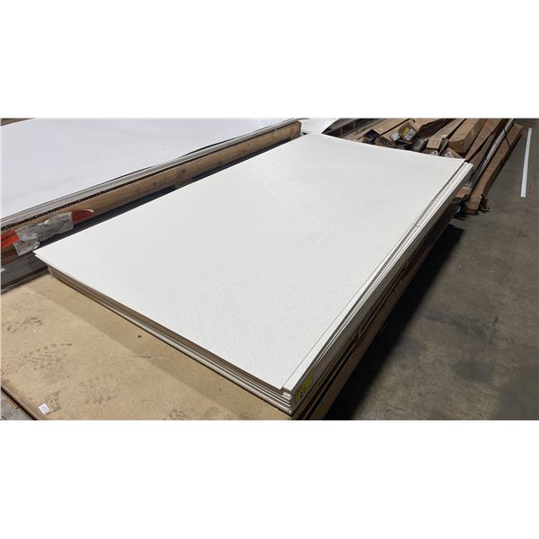 PALLET OF 4 X 8 WHITE COMPOSITE PANELS (96"W X 48"D X 7"H) *UNKNOWN QUANTITY*