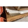 Image 3 : 2 PALLETS OF TEXTURED WHITE COMPOSITE SHEETS AND BUILDING MATERIAL