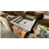 Image 4 : LOT OF ASSORTED HEAVY DUTY COMMERCIAL PLUMBING SUPPLIES