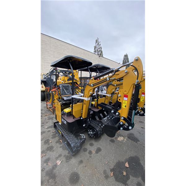 AGT INDUSTRIAL H12R YELLOW 13.5 HP GAS POWERED RUBBER TRACK MINI EXCAVATOR WITH ATTACHED