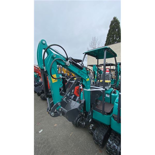 AGT INDUSTRIAL QK16R TEAL GAS POWERED RUBBER TRACK MINI EXCAVATOR WITH ATTACHED