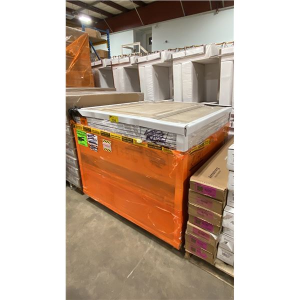 PALLET OF ARMSTRONG BP670 COMMERCIAL CEILING TILES