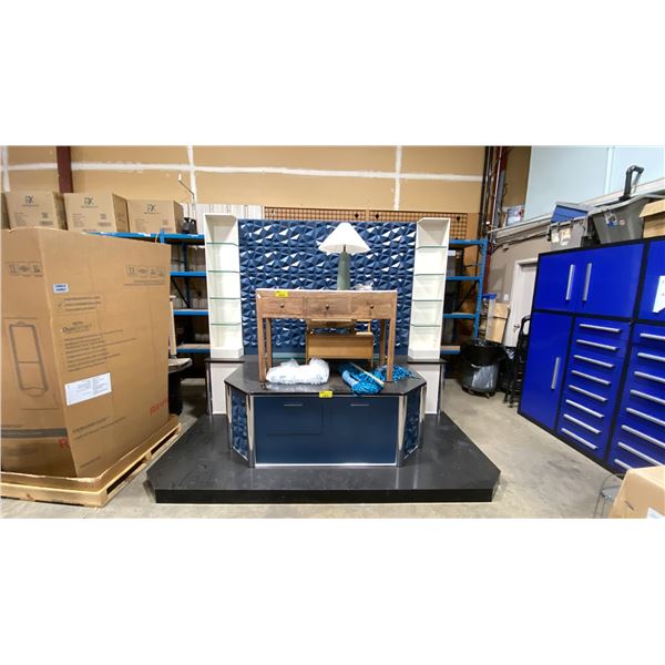 LARGE WOOD/CHROME ACCENT DISPLAY UNIT/STAGE