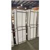 Image 2 : SET OF 4 WHITE AND CHROME MODERN RECEPTION ARM CHAIRS