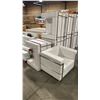 Image 3 : SET OF 4 WHITE AND CHROME MODERN RECEPTION ARM CHAIRS