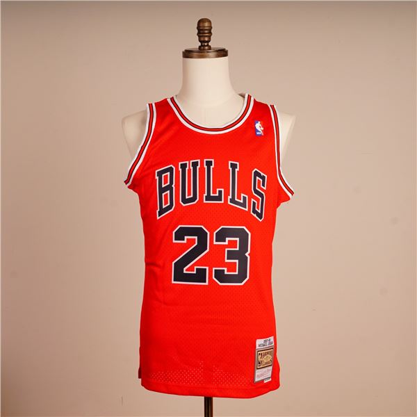 Michael Jordan 1997-98 Chicago Bulls Jersey w/ Hologram, Autographed