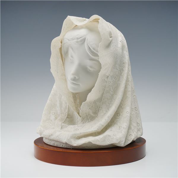 Lladro Porcelain Bust with Base, Small Bust with Veil 01011539
