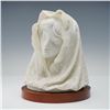 Image 1 : Lladro Porcelain Bust with Base, Small Bust with Veil 01011539