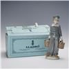 Image 4 : Lladro Porcelain Figurine, Boy with Pails 1004811