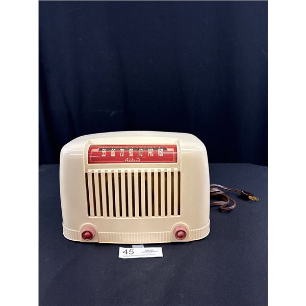 Vintage Addison Radio in Excellent Condition and Perfect Working Condition