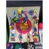 Image 3 : Looney Toons Collectable Lot Tues, Store Display with Backpack Clip Ons, Tasmanian Devil Lunch Box a