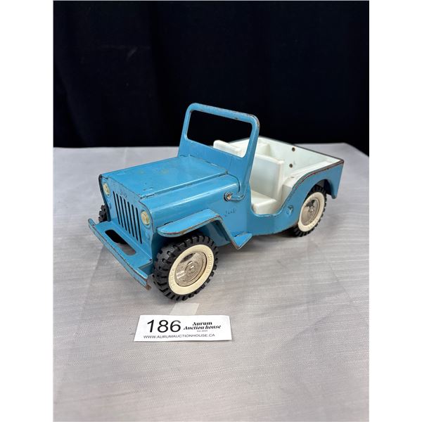 Vintage Metal Jeep Missing Steering Wheel