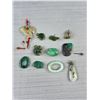 Image 2 : Miscellaneous Jade Bracelets, Pendants and Bits