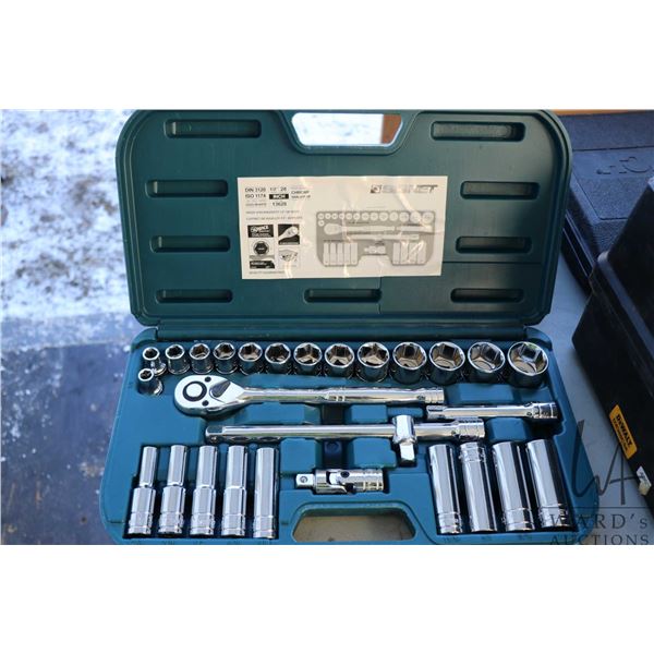 Signet 28 piece Imperial sock set in fitted case