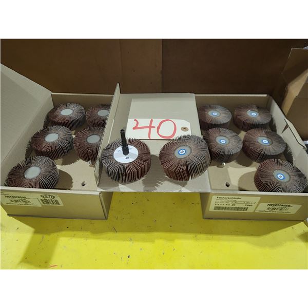 Lot(20) of  Threaded Flap Wheel 3" x 1" x 1/4"-20 Gr. 40-60 with Mandrel