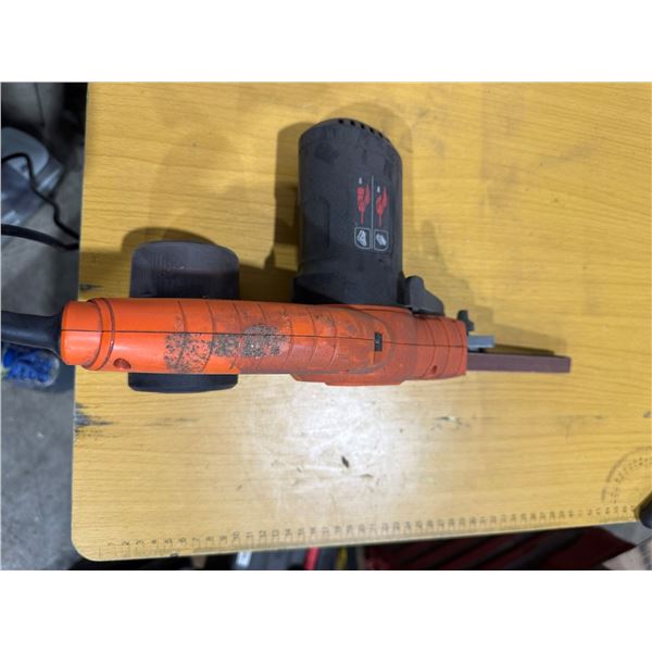 BLACK & DECKER Ka900E Ponceuse (payé 360$)