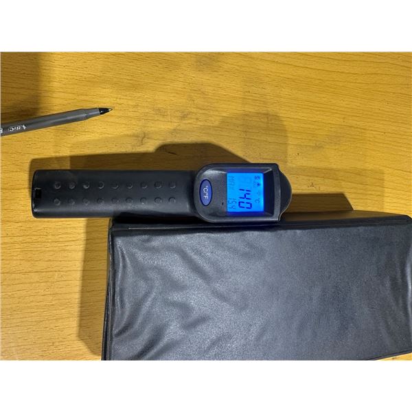 Power First 9164286 Laser Thermometer (payé 50$)