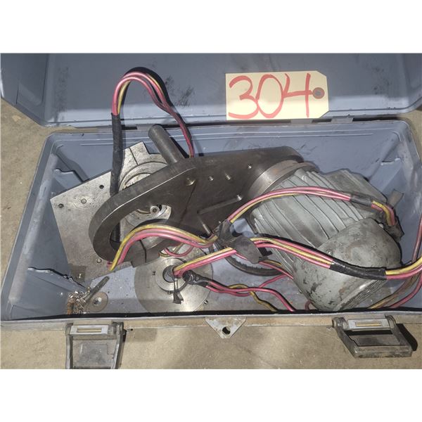 Box with contain (Neckar electric motor 550v)