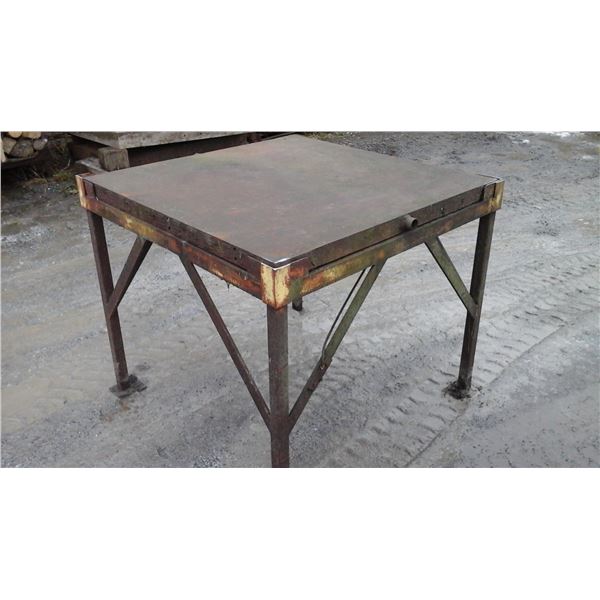 Table carré 38" × 2" épaisseur