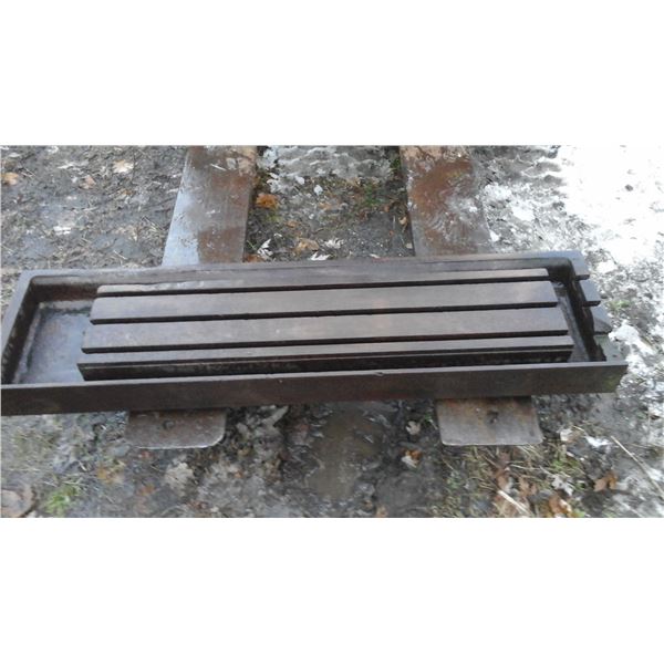 Table de montage 13" × 49"