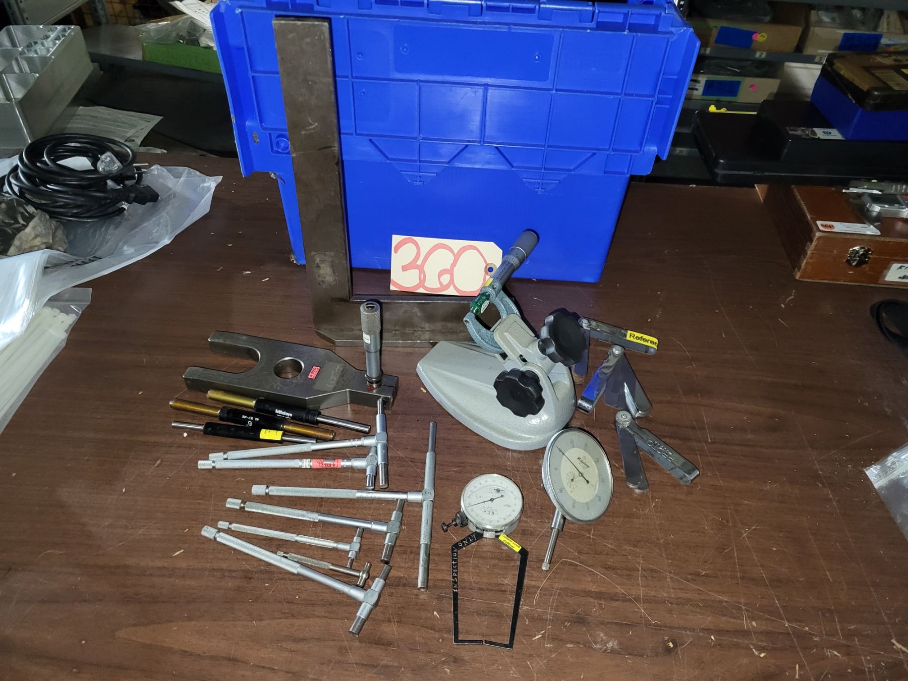 Assorted Precision Tools Box of assorted Precision Tools - Atelier STCG inc