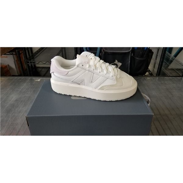 NEW PAIR OF NEW BALANCE CT302 WHITE PURPLE SHOES SIZE WOMENS 6, MENS 4.5