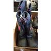 Image 2 : 4 NEW PAIRS GIRLS SIZE 2 WINTER BOOTS